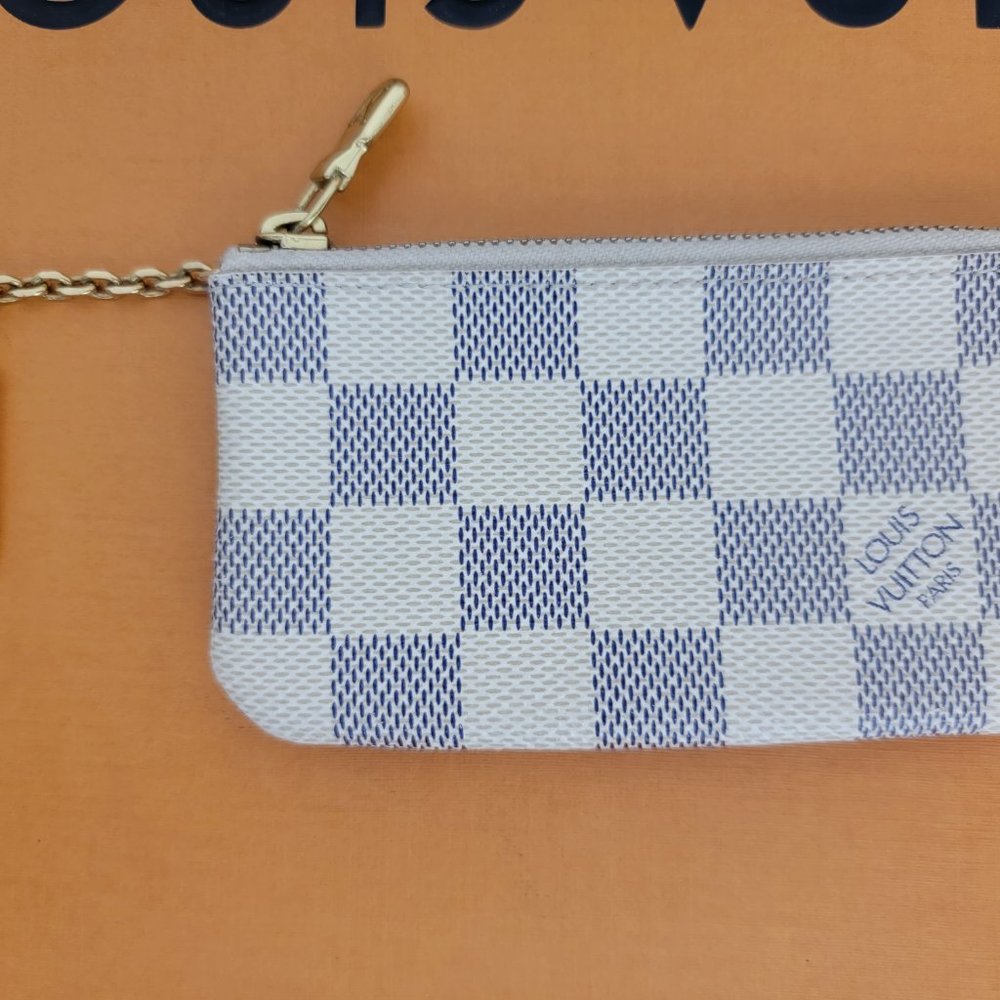 ❌❌SOLD ❌❌ Louis Vuitton Key Pouch Damier Azur - Picture 5 of 10